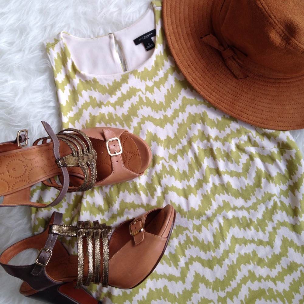 🎉HP-Ann Taylor Dress
